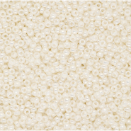 Rocalla Miyuki 15/0 Ceylon Ivory Pearl White 15-591