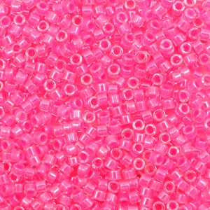 Abalorios Miyuki Delica's 11/0 Luminous wild strawberry pink DB-2035