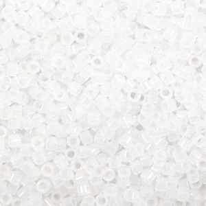 Abalorios Miyuki Delica's 11/0 Opal white DB-220