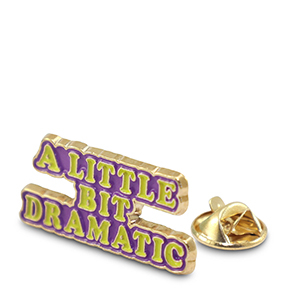 Pins "A little bit dramatic" P&uacute;rpura-amarillo-dorado