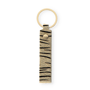 Llavero cuero con estampado de tigre Beige arena-negro-dorado