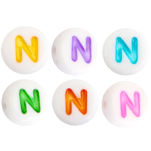 Abalorios alfabeto acr&iacute;lico letra N multicolor-blanco