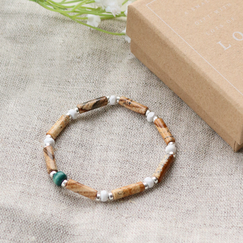 Manos a la obra con los abalorios de madera y crea preciosas pulseras