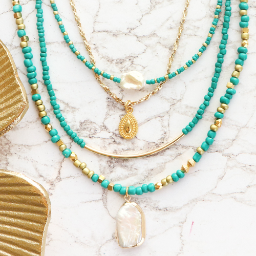 Echa un vistazo c&oacute;mo puede hacer elegantes collares y pendientes con rocallas:
