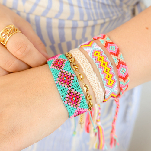 As&iacute; se presentan las pulseras y tobilleras de moda  