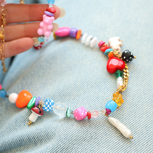 Inspiraci&oacute;n en joyas coloridas con abalorios acr&iacute;licos