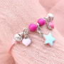 Joyer&iacute;a colores para ni&ntilde;as con colgantes met&aacute;licos