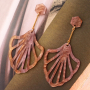 Crea sofisticados pendientes con colgantes de resina