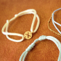 As&iacute; puedes hacer las mejores pulseras letras con hilo de sat&eacute;n: