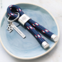 Inspiraci&oacute;n para crear llaveros de cuero DQ Mix&Match con cord&oacute;n estilo marino