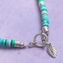 As&iacute; se hacen pulseras y collares con abalorios Katsuki, perlas de agua dulce y abalorios de letras: