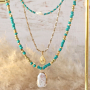 Echa un vistazo c&oacute;mo puede hacer elegantes collares y pendientes con rocallas: