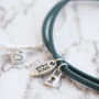 Estos pendientes, pulseras y collares los creas muy f&aacute;cil con los colgantes met&aacute;licos DQ: