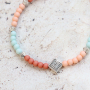 De este modo puedes crear preciosas pulseras con abalorios acr&iacute;licos: