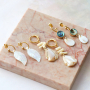 Crea un look veraniego de joyer&iacute;a con los nuevos colgantes de concha