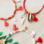 &iexcl;Manos a la obra con las borlas mini para crear las mejores pulseras y tobilleras!