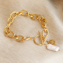 Cree hermosas joyas con perlas de agua dulce; elegantes elementos de acero inoxidable y robustos cierres.