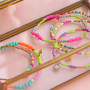 As&iacute; se crea la bisuter&iacute;a de moda para el verano