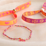 Vamos a utilizar la cinta con texto para crear pulseras moda