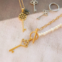 Dise&ntilde;a pendientes y collares con colgantes llave