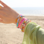 Ponte creativa con abalorios facetados para una colecci&oacute;n de verano