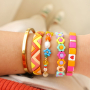 Ponte creativa con los abalorios Tile para crear las pulseras m&aacute;s lindas