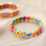 Ponte creativa con los abalorios Tile para crear las pulseras m&aacute;s lindas
