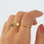 Ponte creativa con los anillos de acero inoxidable