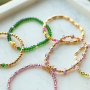 Trucos para presentar pulseras con abalorios faceteados