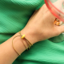Crea coloridas pulseras con abalorios de cierre deslizante con esmalte