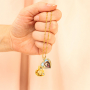 Crea joyas &uacute;nicas con colgantes de lat&oacute;n