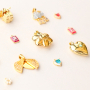Crea joyas &uacute;nicas con colgantes de lat&oacute;n