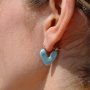 Combina & mezcla con collares facetados y pendientes de coraz&oacute;n