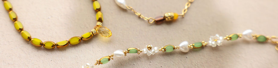 &iexcl;Descubre! Abalorios de cristal ovalados con borde dorado